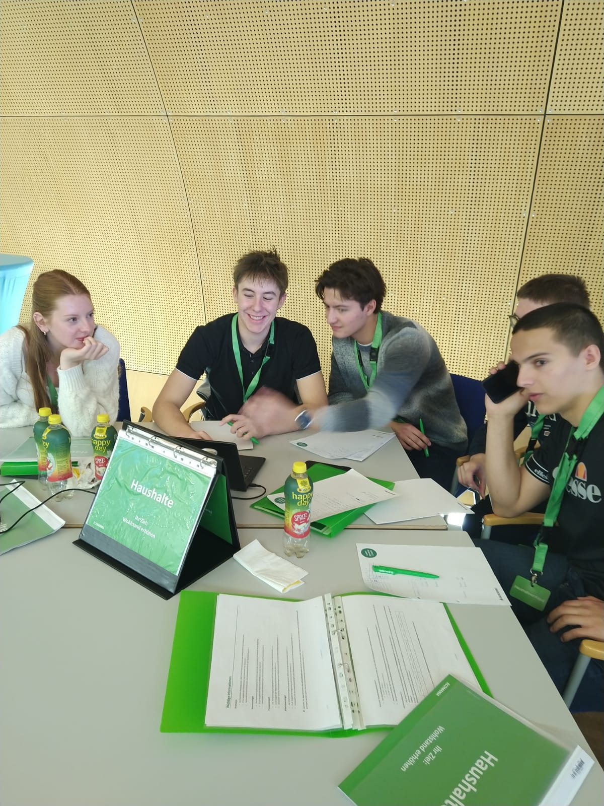 Schüler:innen bei Ecomania